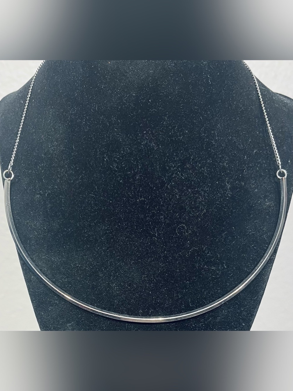 Minimalist Silver Curved Bar Collar Necklace